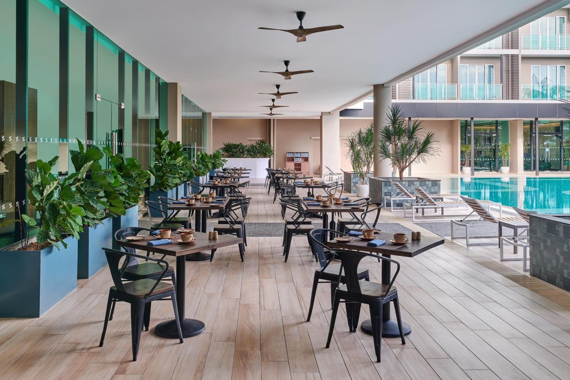 Four Points By Sheraton เดอซารู ภายนอก รูปภาพ