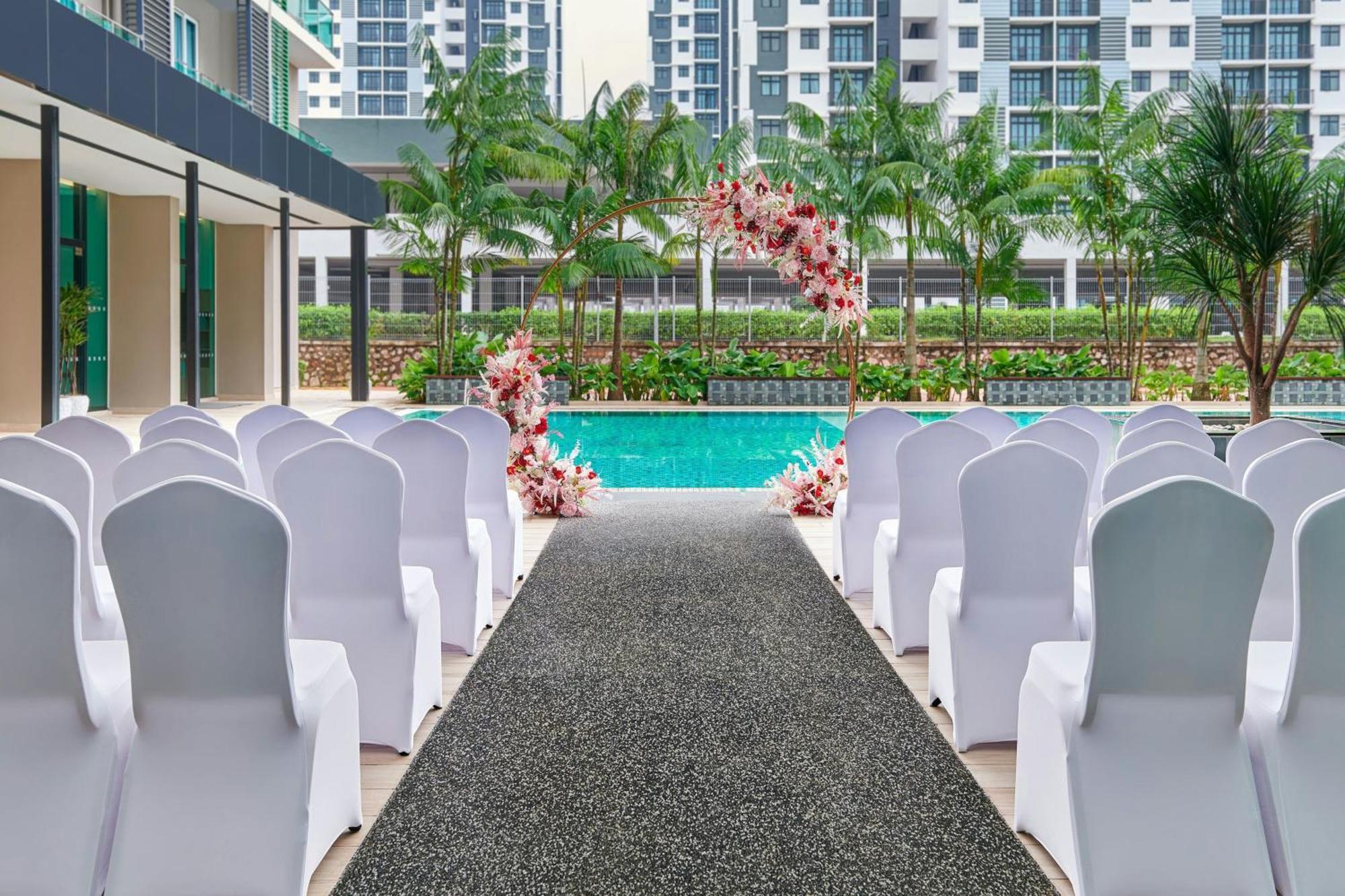 Four Points By Sheraton เดอซารู ภายนอก รูปภาพ